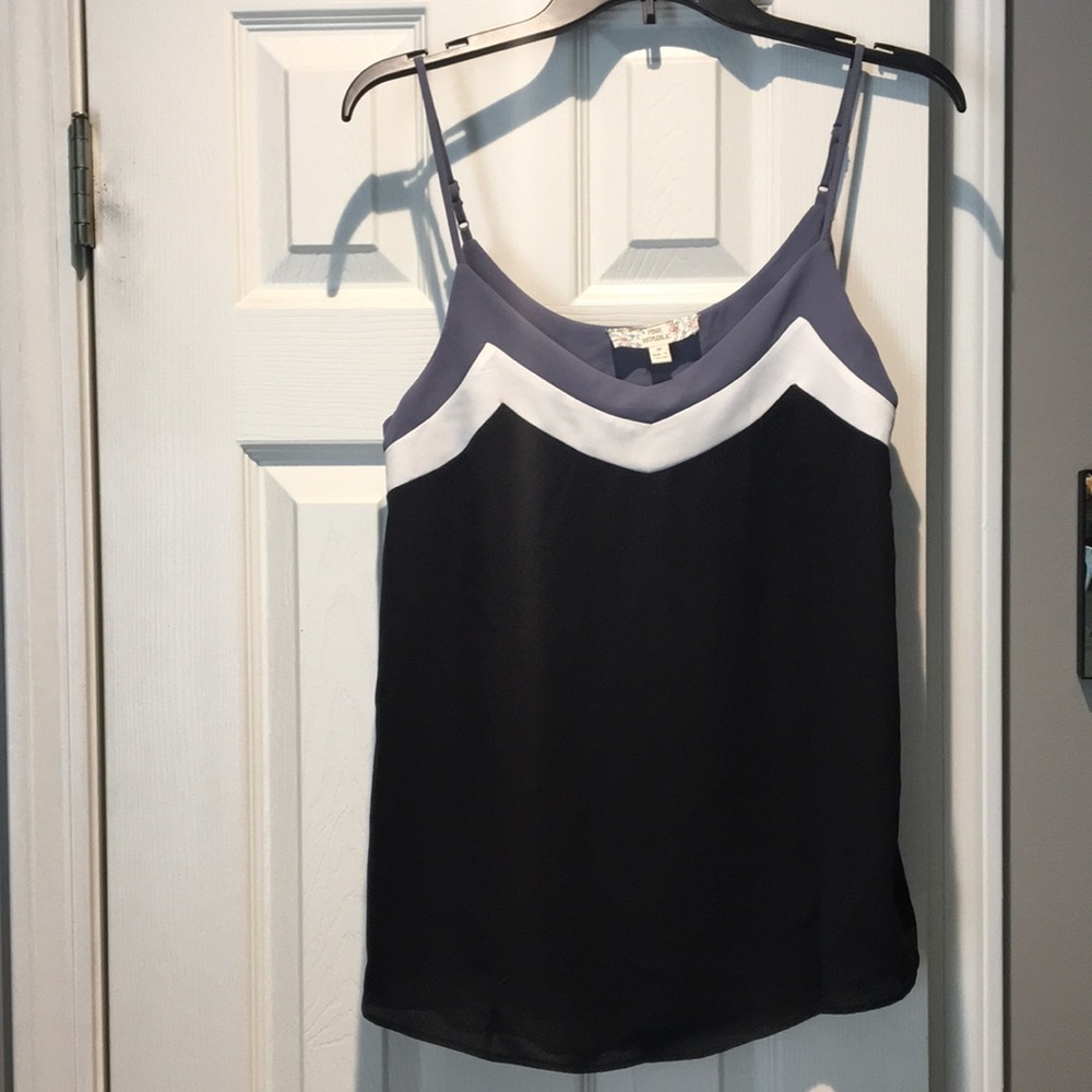 Cute tank top!